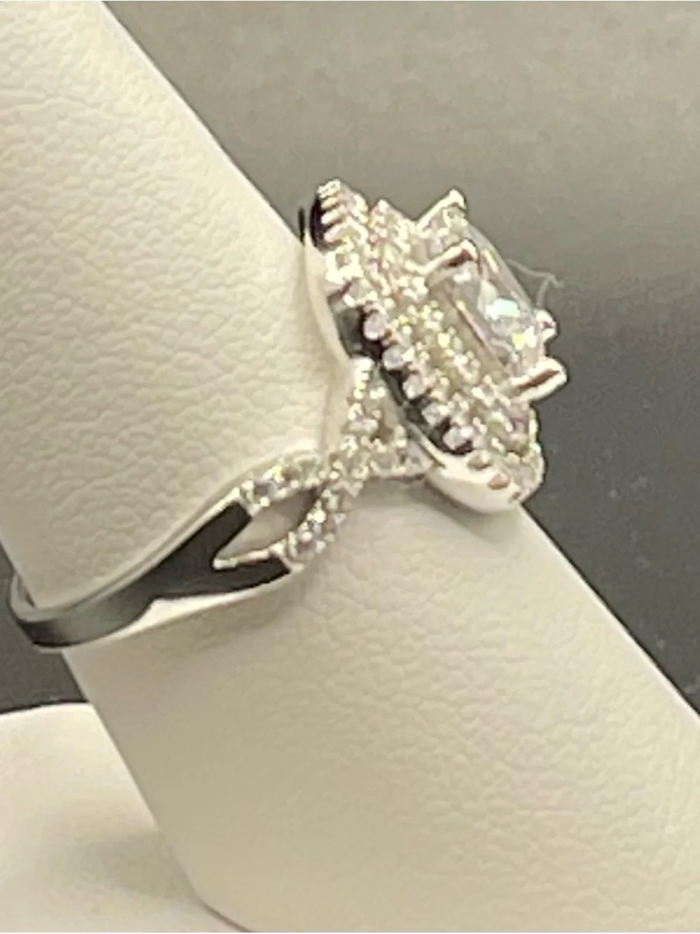 NIB Genevieve SS double halo cushion-cut ring set size 8